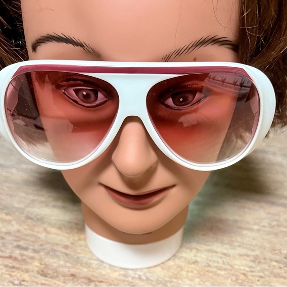 Longchamp sunglasses w/ case & cleaning cloth LO664S - Picture 4 of 16